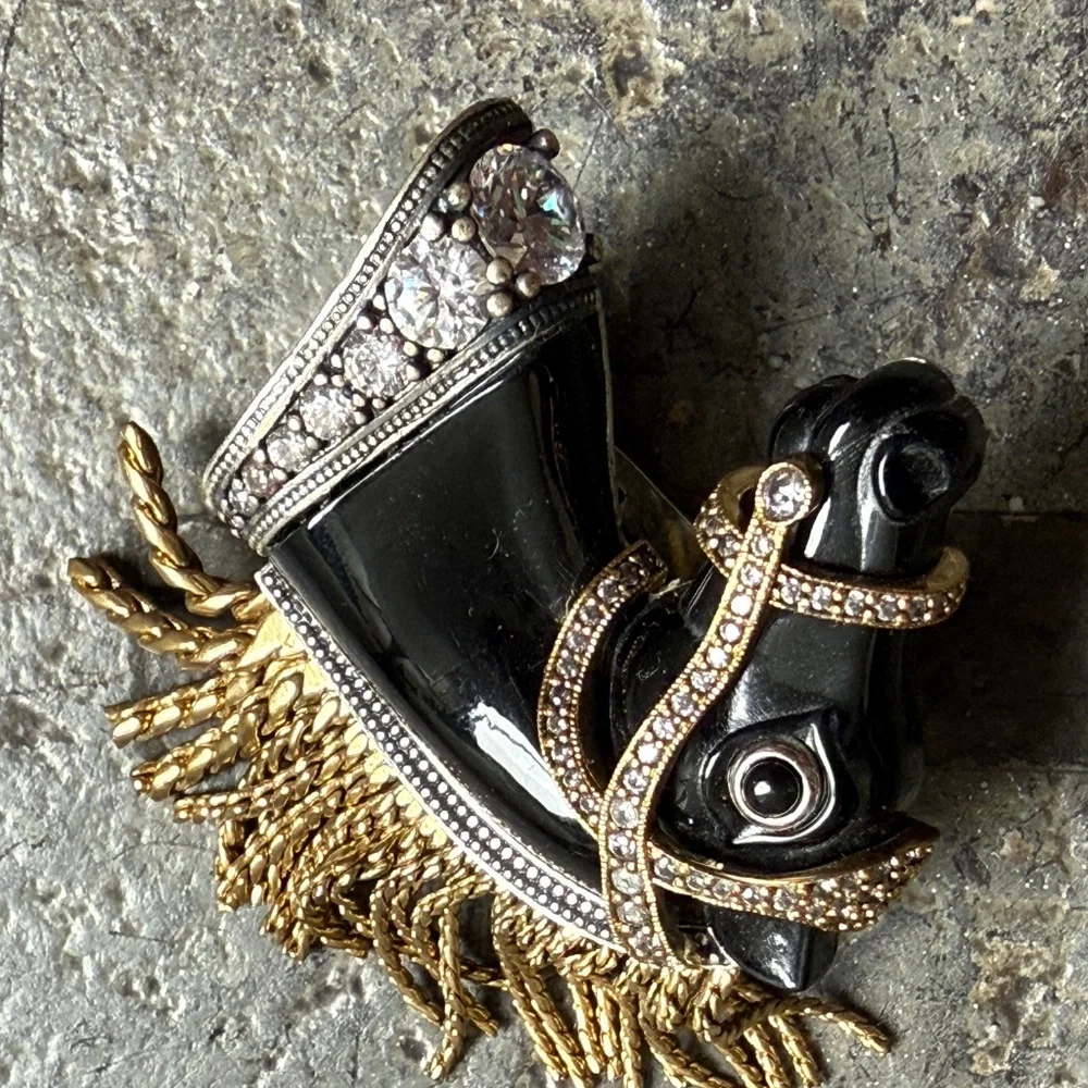 Vivienne Westwood Rare Horse Earrings w/ Swarovski Crystals and dangly gold - Picture 5 of 10